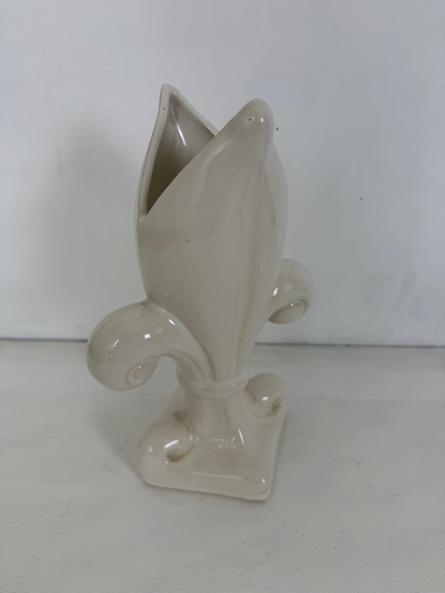 Constance Spry Fleur-de-lis Vase by Fulham Pottery 1930s