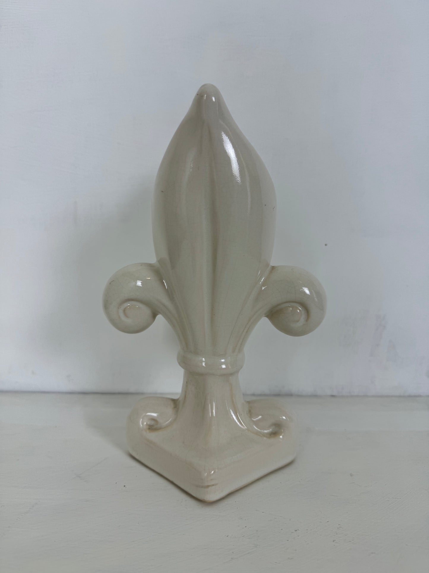 Constance Spry Fleur-de-lis Vase by Fulham Pottery 1930s